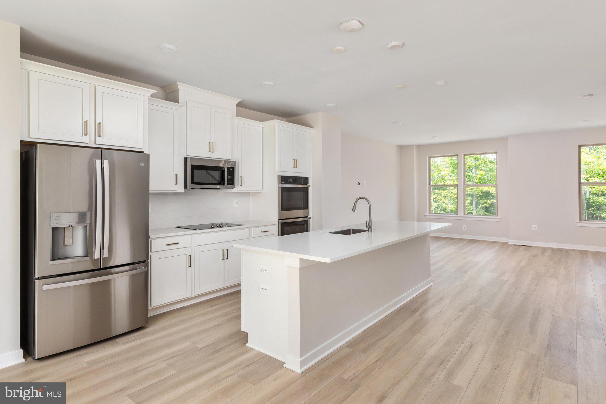 13658 Cobble Loop Woodbridge, VA 22193 - Photo 3 of 40