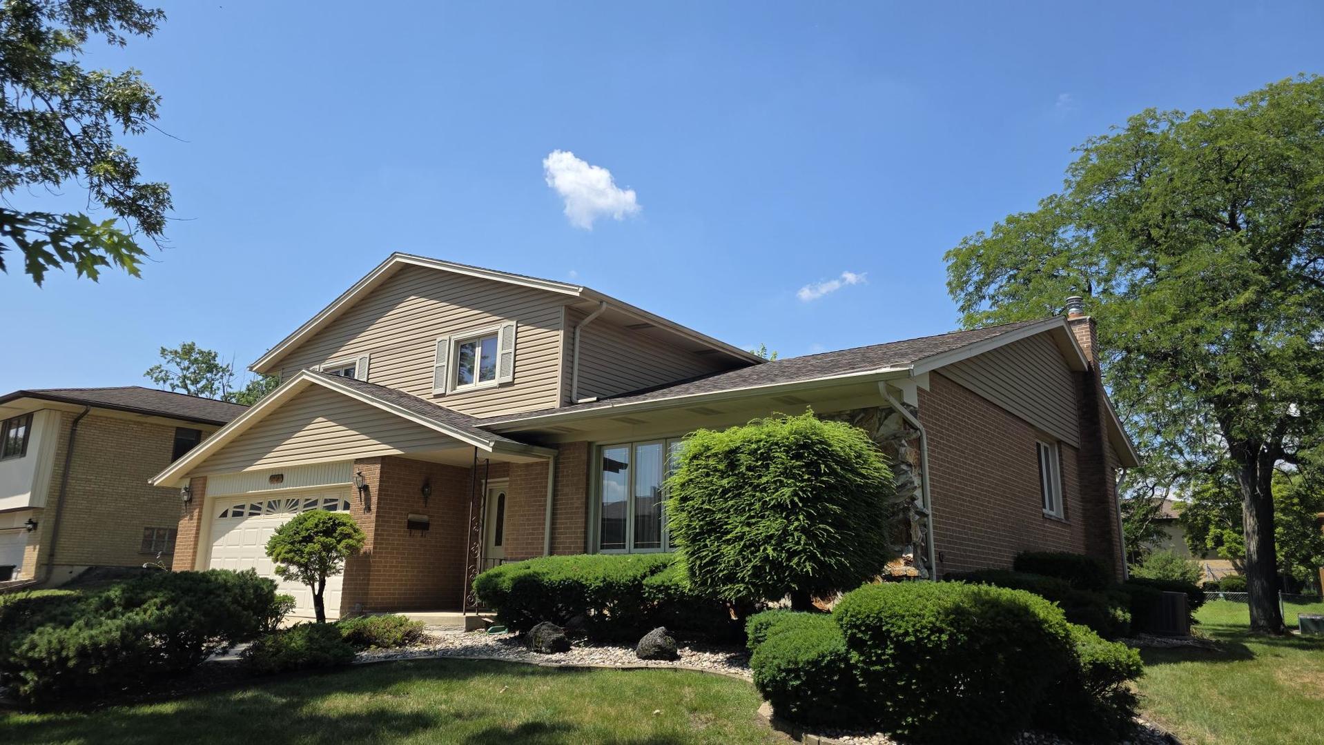 15412 Walnut Road Oak Forest, IL 60452 - Photo 2 of 25