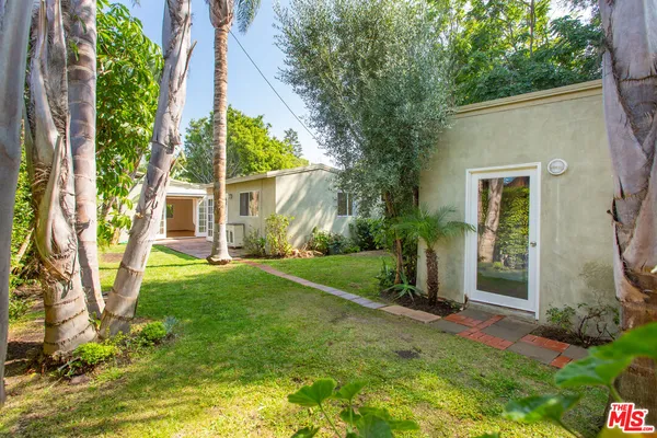 $5,600 | 3625 Maplewood Avenue, Los Angeles, CA 90066
