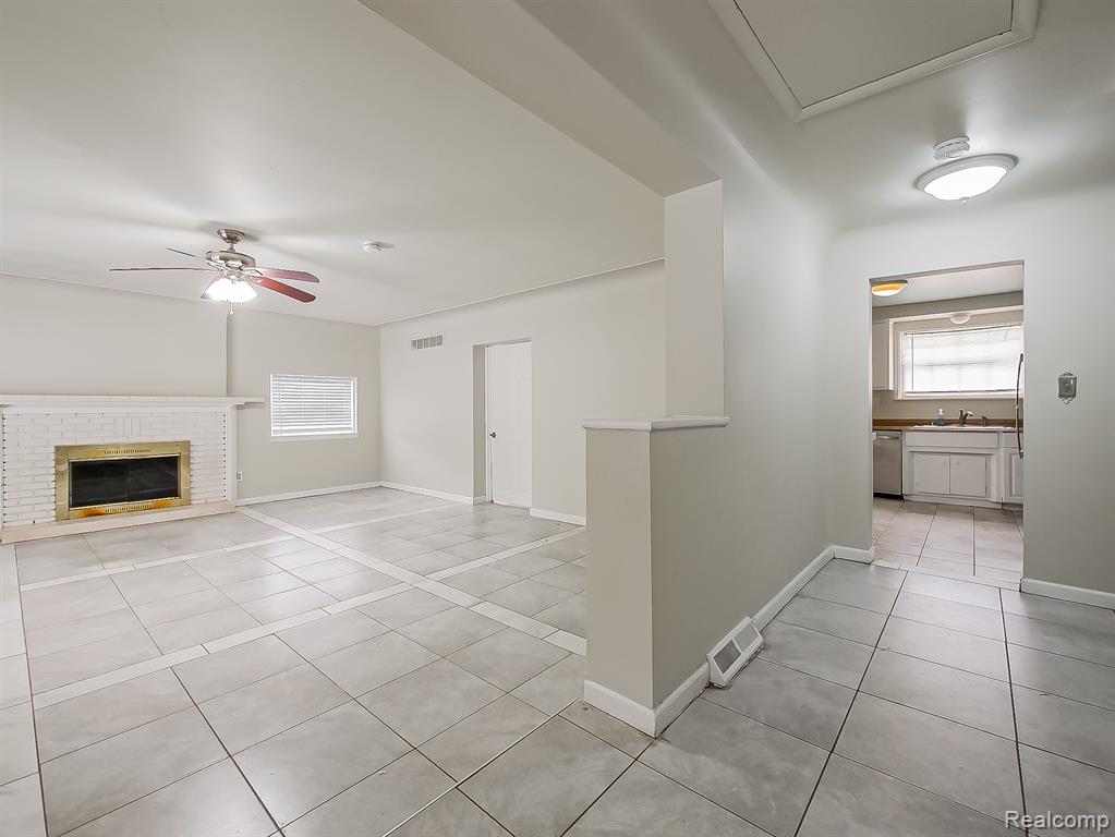 25323 Orchard Lake Road Farmington, MI 48336 - Photo 13 of 42
