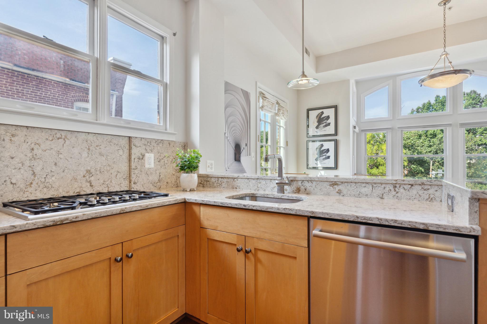 27 Logan Circle Northwest, Unit 14 Washington, DC 20005 - Photo 11 of 34