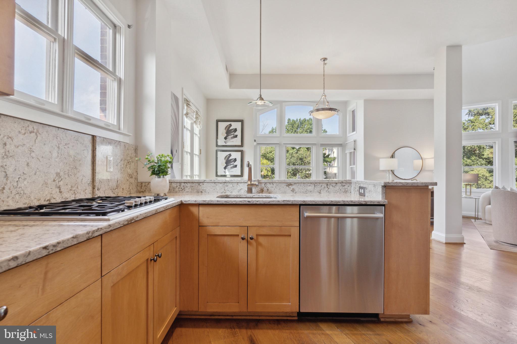27 Logan Circle Northwest, Unit 14 Washington, DC 20005 - Photo 12 of 34