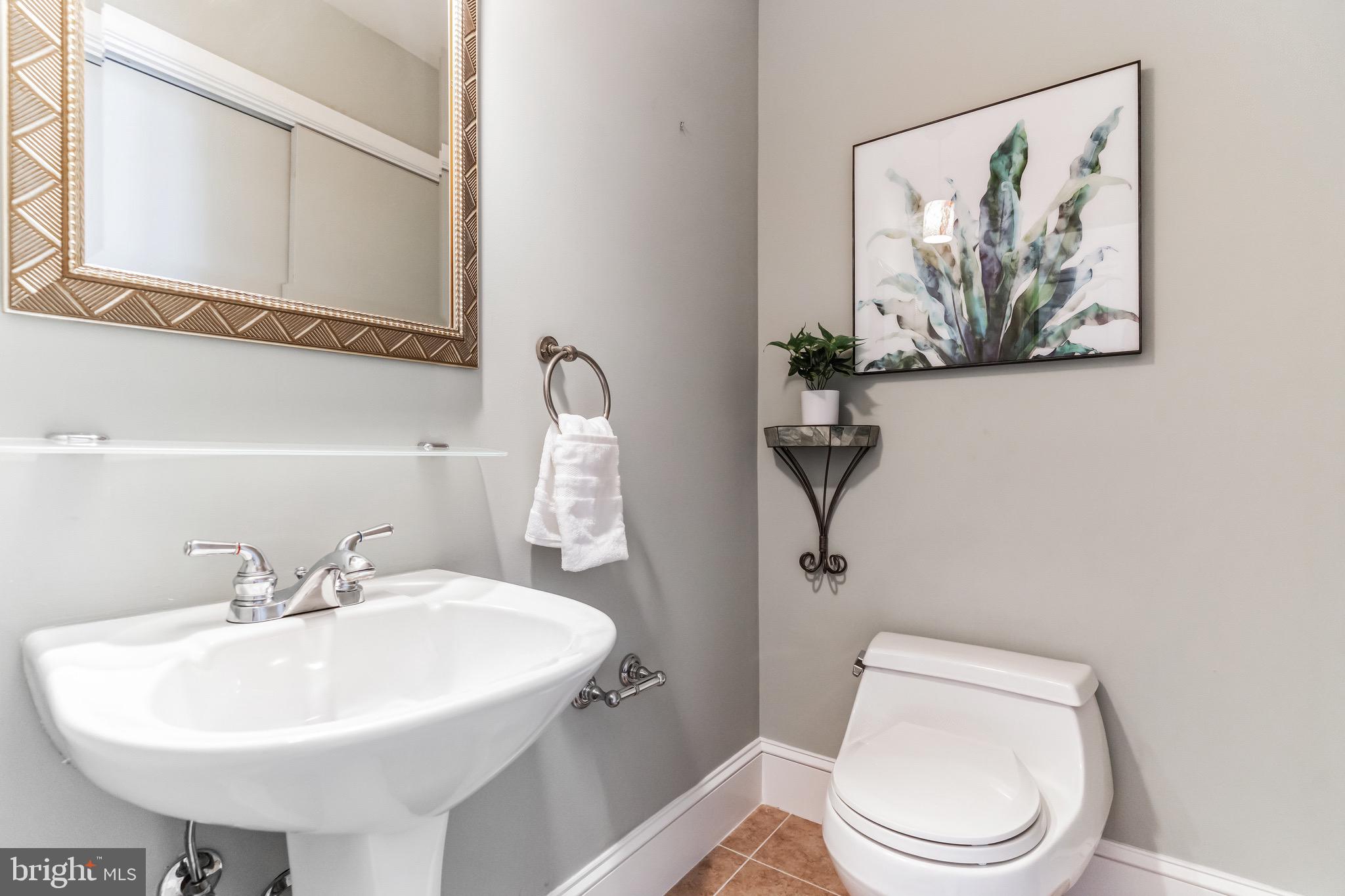 27 Logan Circle Northwest, Unit 14 Washington, DC 20005 - Photo 14 of 34
