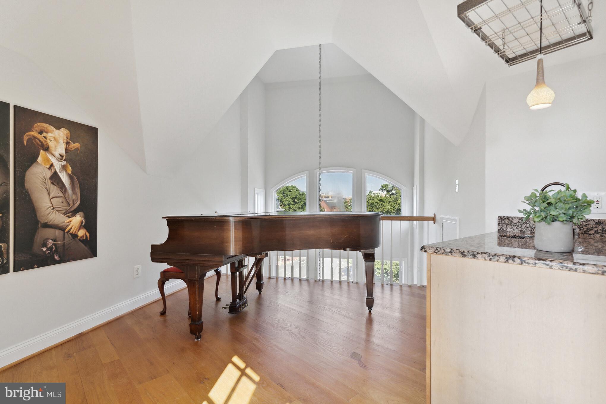 27 Logan Circle Northwest, Unit 14 Washington, DC 20005 - Photo 26 of 34