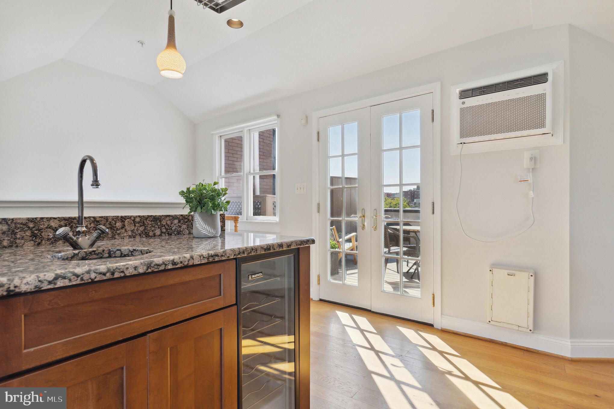 27 Logan Circle Northwest, Unit 14 Washington, DC 20005 - Photo 28 of 34