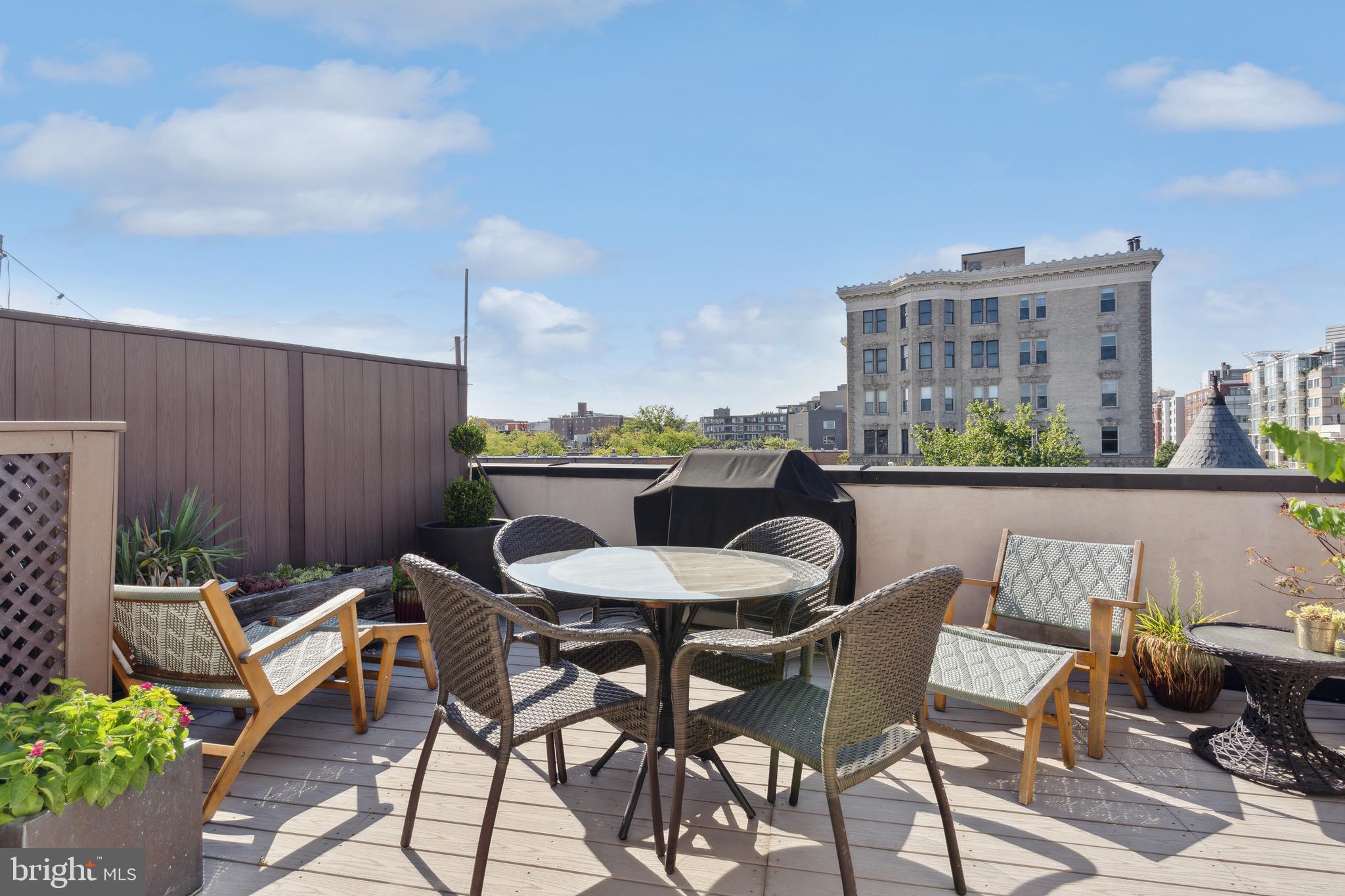 27 Logan Circle Northwest, Unit 14 Washington, DC 20005 - Photo 29 of 34