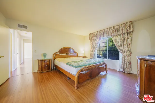 $949,900 | 10228 Hanna Avenue, Chatsworth, CA 91311