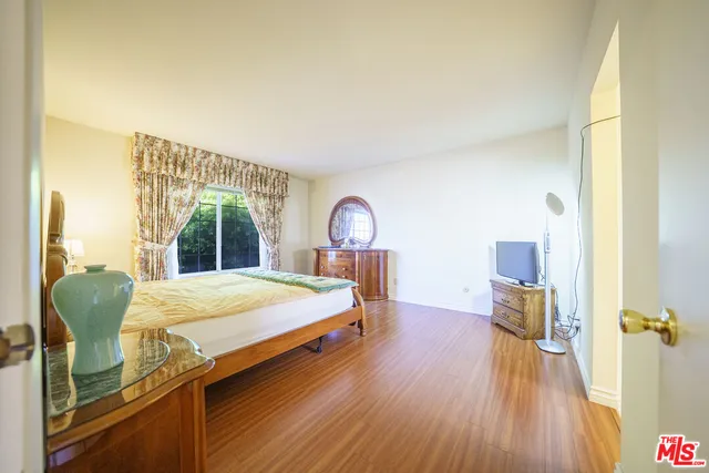 $949,900 | 10228 Hanna Avenue, Chatsworth, CA 91311