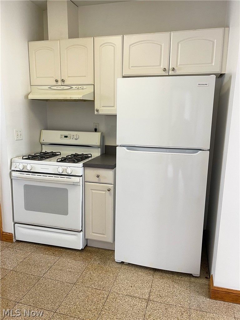 1279 Mayfield Ridge Road Cleveland, OH 44124 - Photo 10 of 34