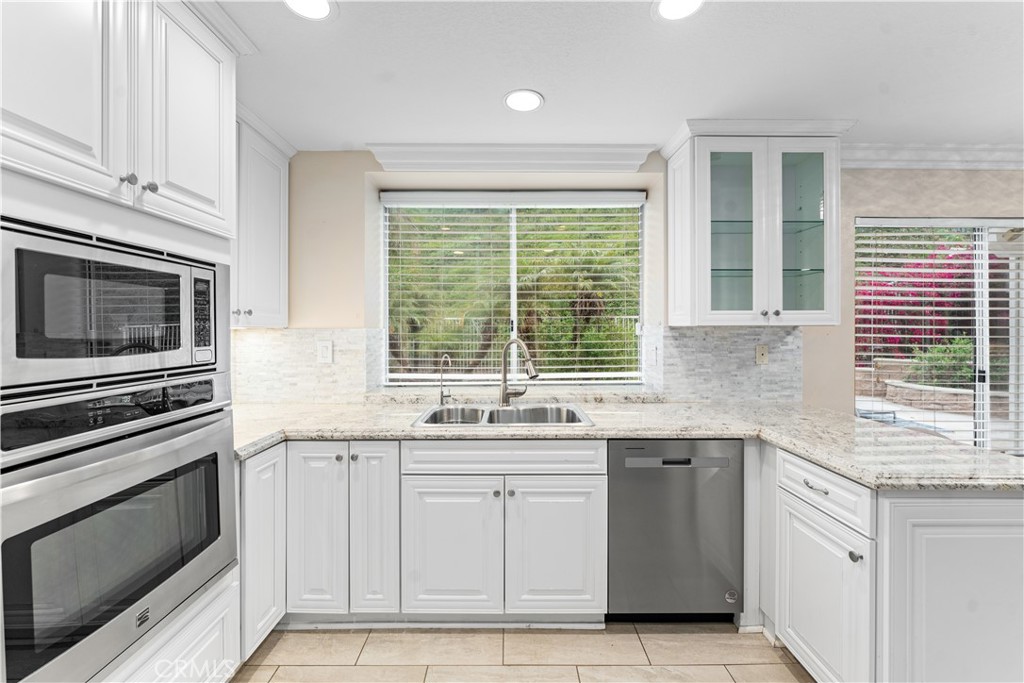 1535 San Almada Road Corona, CA 92882 - Photo 8 of 42