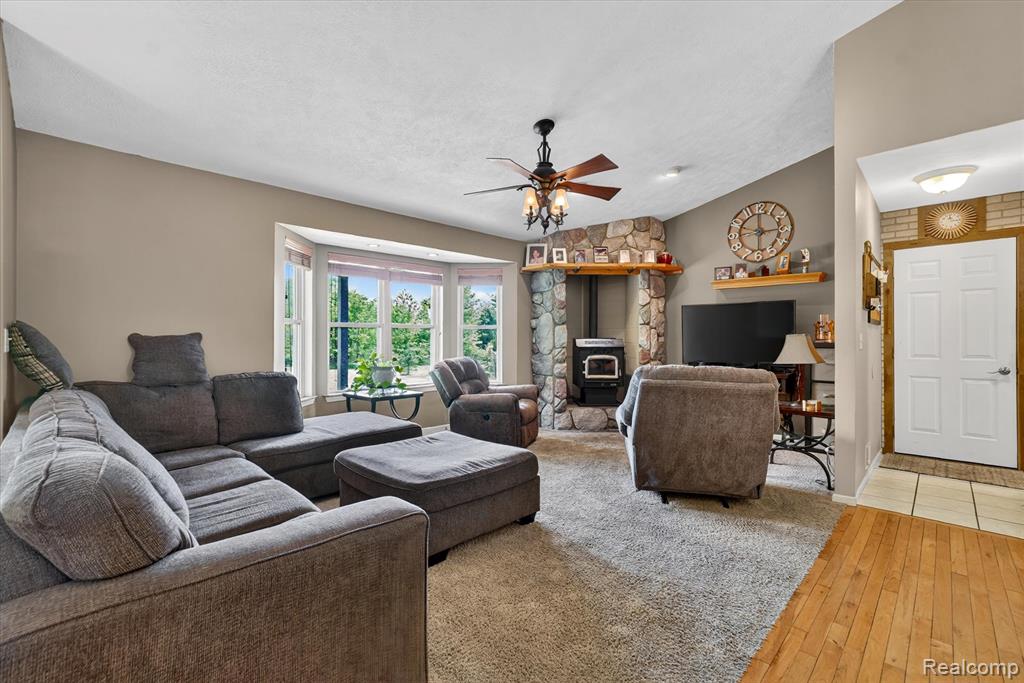 9565 Crofoot Road Fowlerville, MI 48836 - Photo 8 of 63