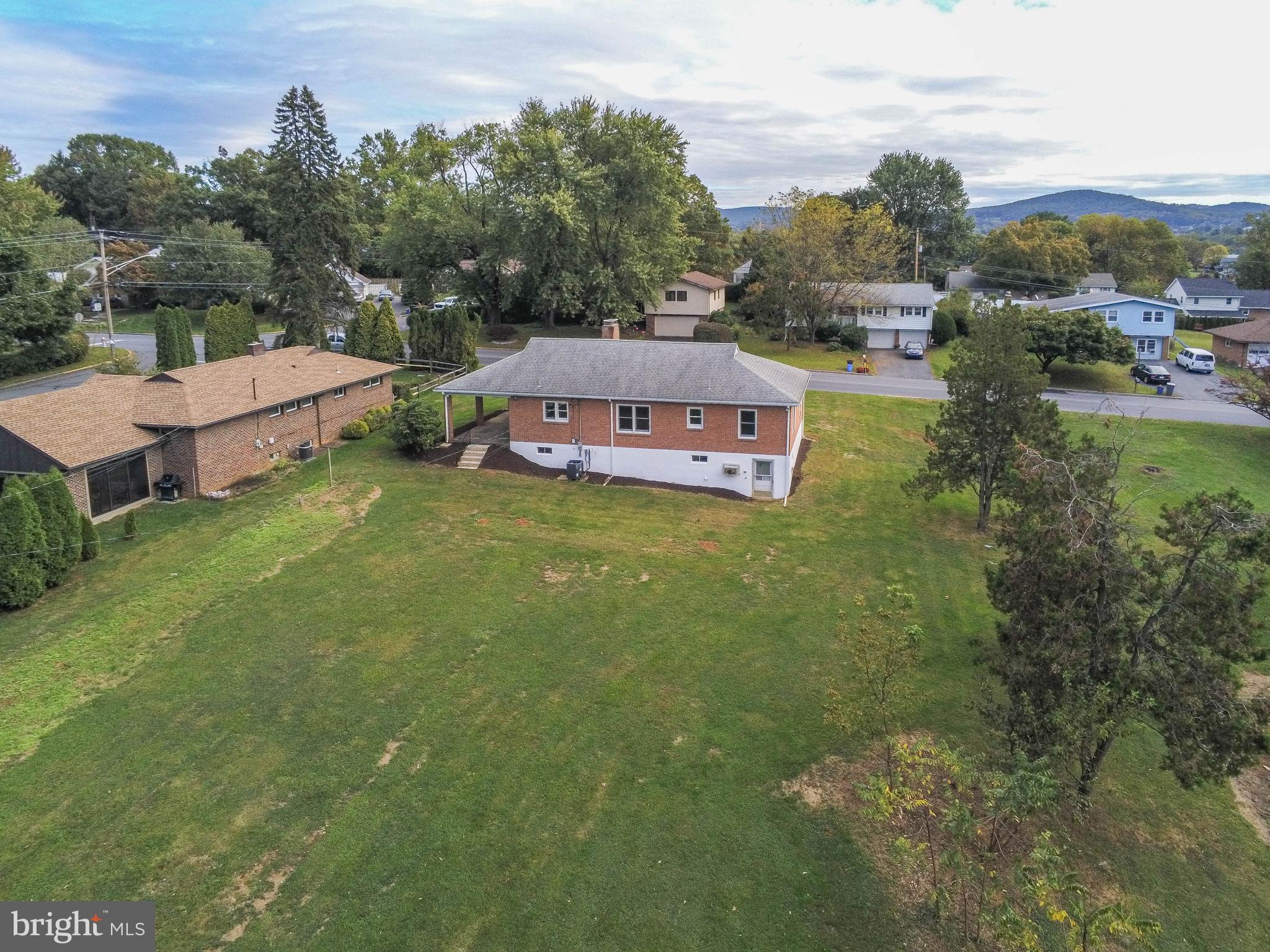 3426 Stoudts Ferry Bridge Road Reading, PA 19605 - Photo 4 of 19