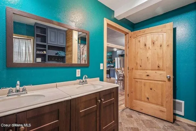 $525,000 | 9132 Highway 57, Priest River, ID 83856