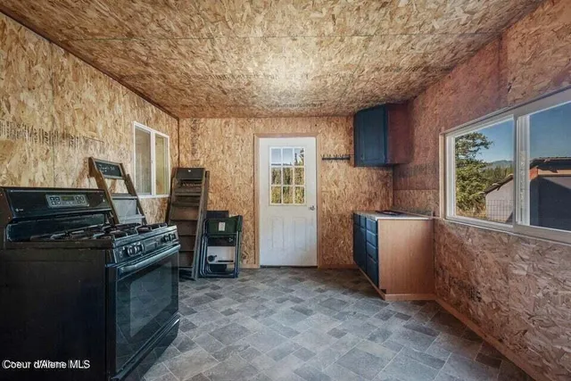 $525,000 | 9132 Highway 57, Priest River, ID 83856