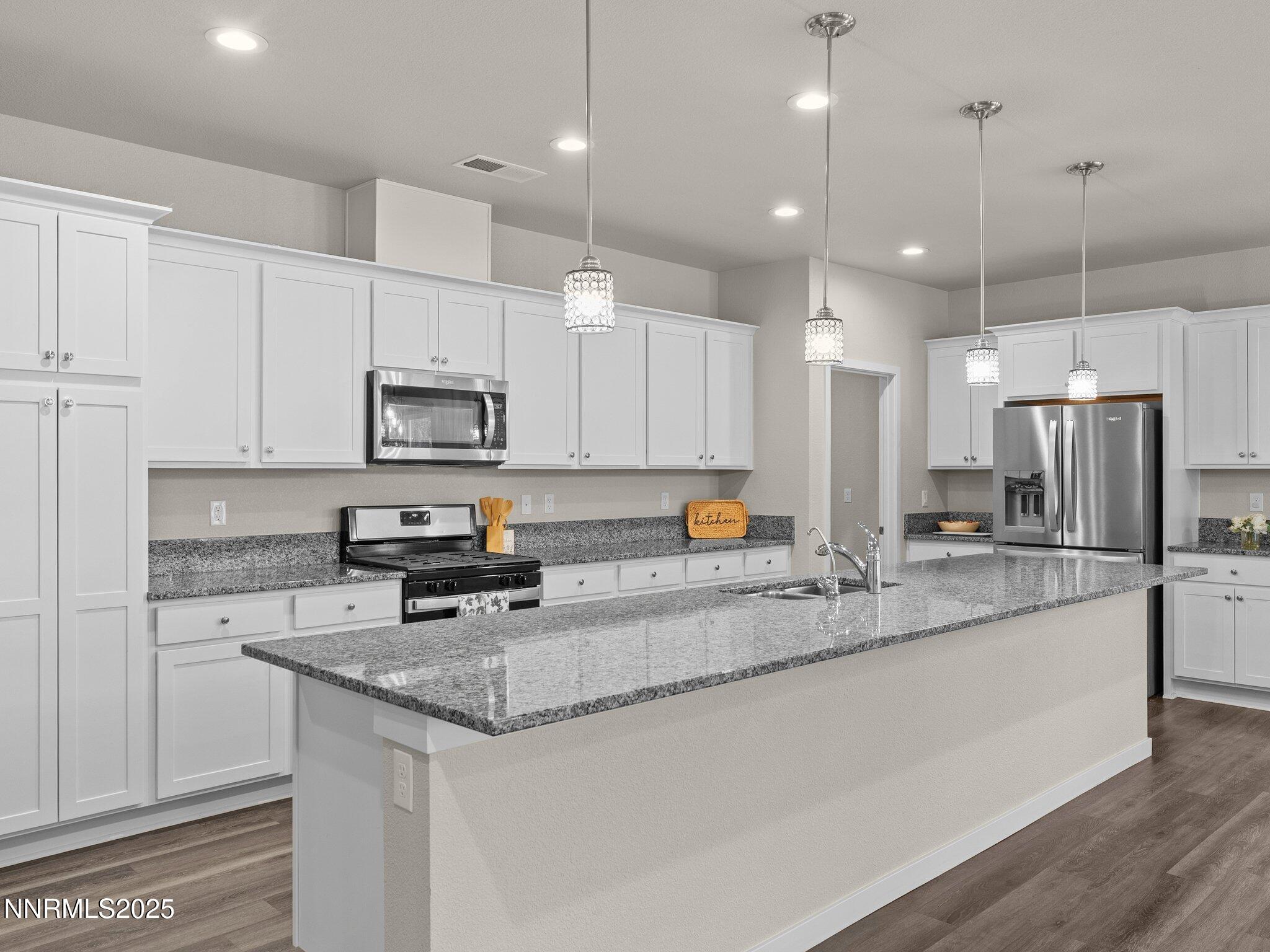 508 Wedge Lane Fernley, NV 89408 - Photo 6 of 36 508 Wedge Ln-107