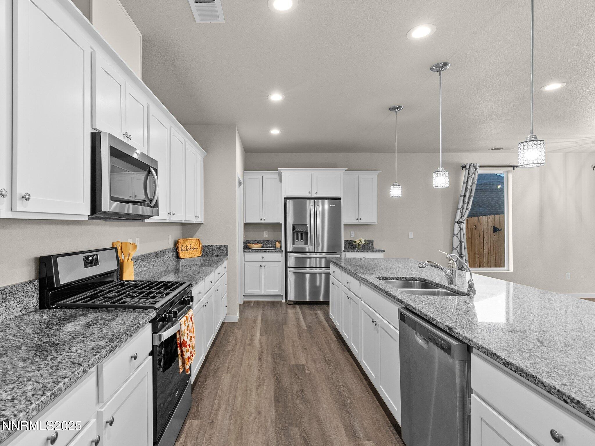 508 Wedge Lane Fernley, NV 89408 - Photo 7 of 36 508 Wedge Ln-108