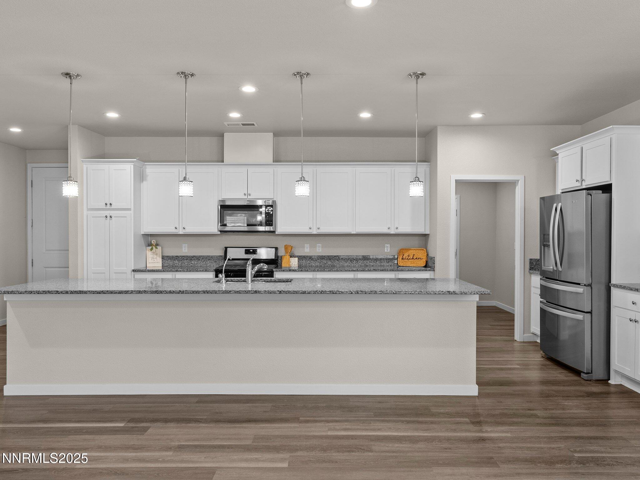 508 Wedge Lane Fernley, NV 89408 - Photo 9 of 36 508 Wedge Ln-112