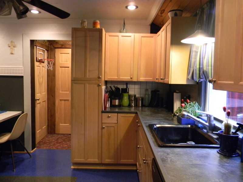 106 Redstone Furnace Road Hopwood, PA 15445 - Photo 8 of 12 Kitchen.