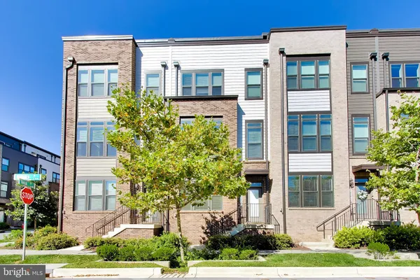 $4,000 | 16212 Bushwick Place, Rockville, MD 20855