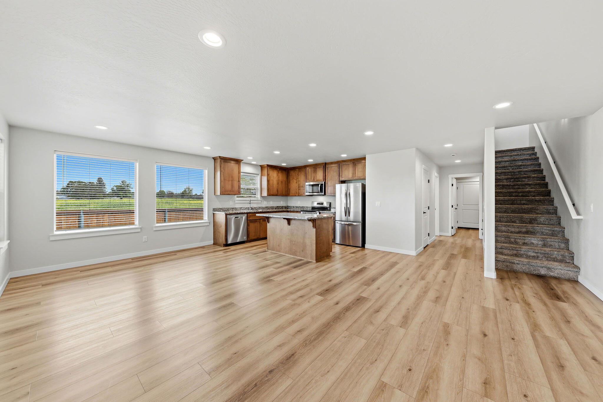 4762 Gebhard Road Central Point, OR 97502 - Photo 5 of 26