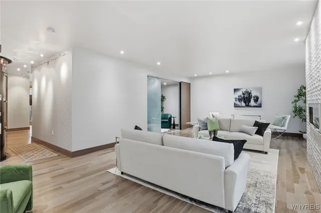 $929,900 | 673 Potomac Avenue, Buffalo, NY 14222