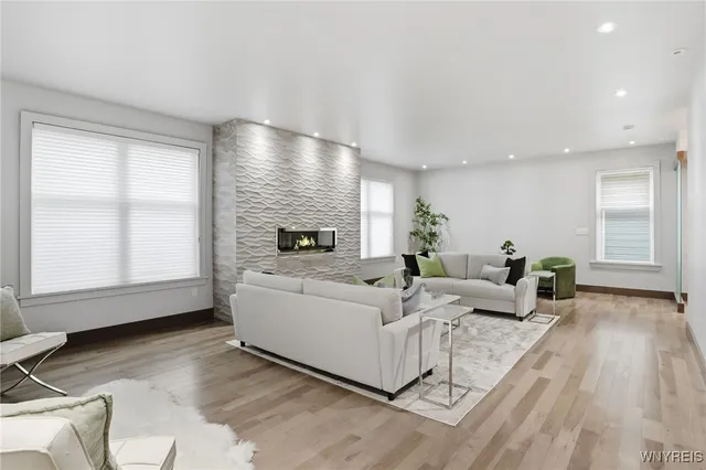 $929,900 | 673 Potomac Avenue, Buffalo, NY 14222