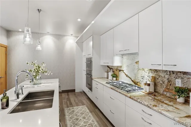 $929,900 | 673 Potomac Avenue, Buffalo, NY 14222