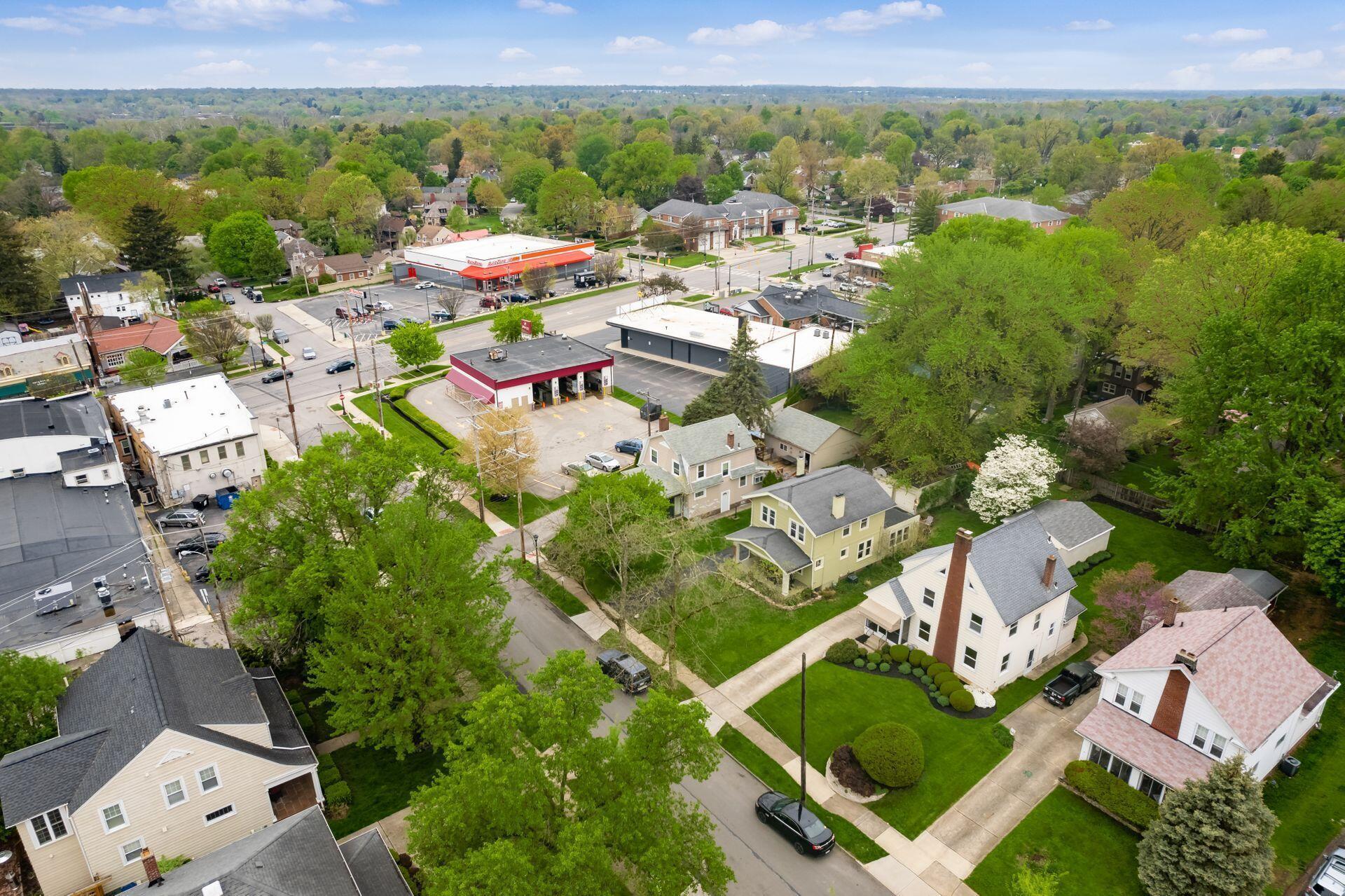30 East Dunedin Road Columbus, OH 43214 - Photo 36 of 44 Drone