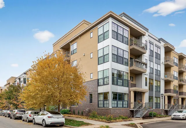 $270,000 | 820 Emerald Street Southeast, Unit 307, St. Paul, MN 55114