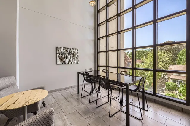 $270,000 | 820 Emerald Street Southeast, Unit 307, St. Paul, MN 55114