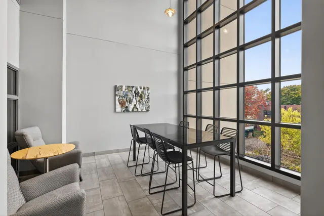 $270,000 | 820 Emerald Street Southeast, Unit 307, St. Paul, MN 55114