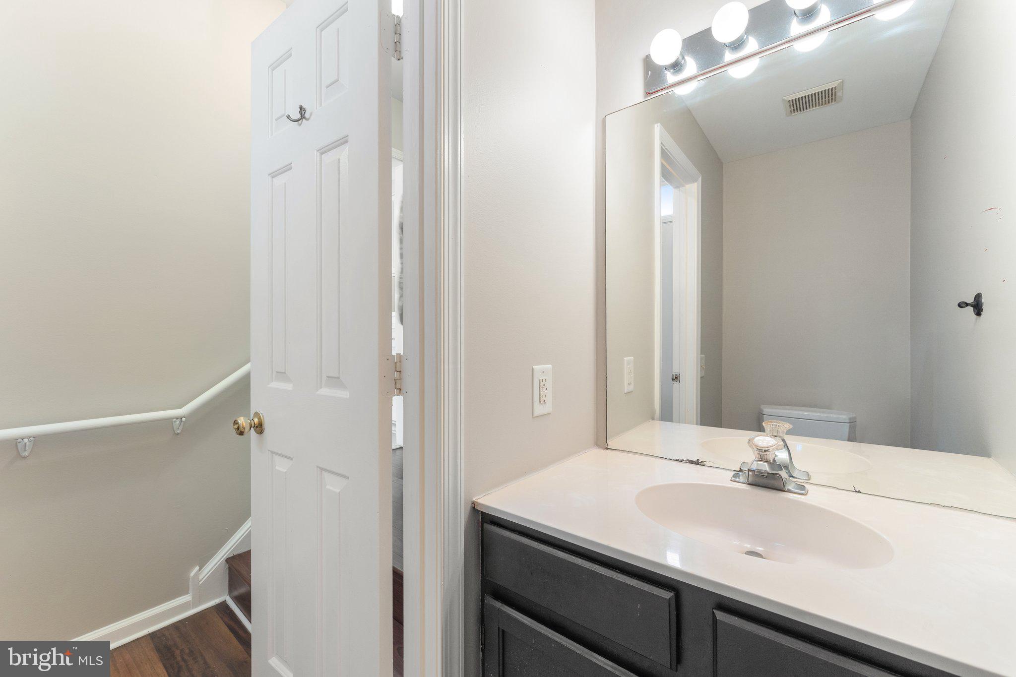 308 Harrogate Road Fredericksburg, VA 22406 - Photo 5 of 38