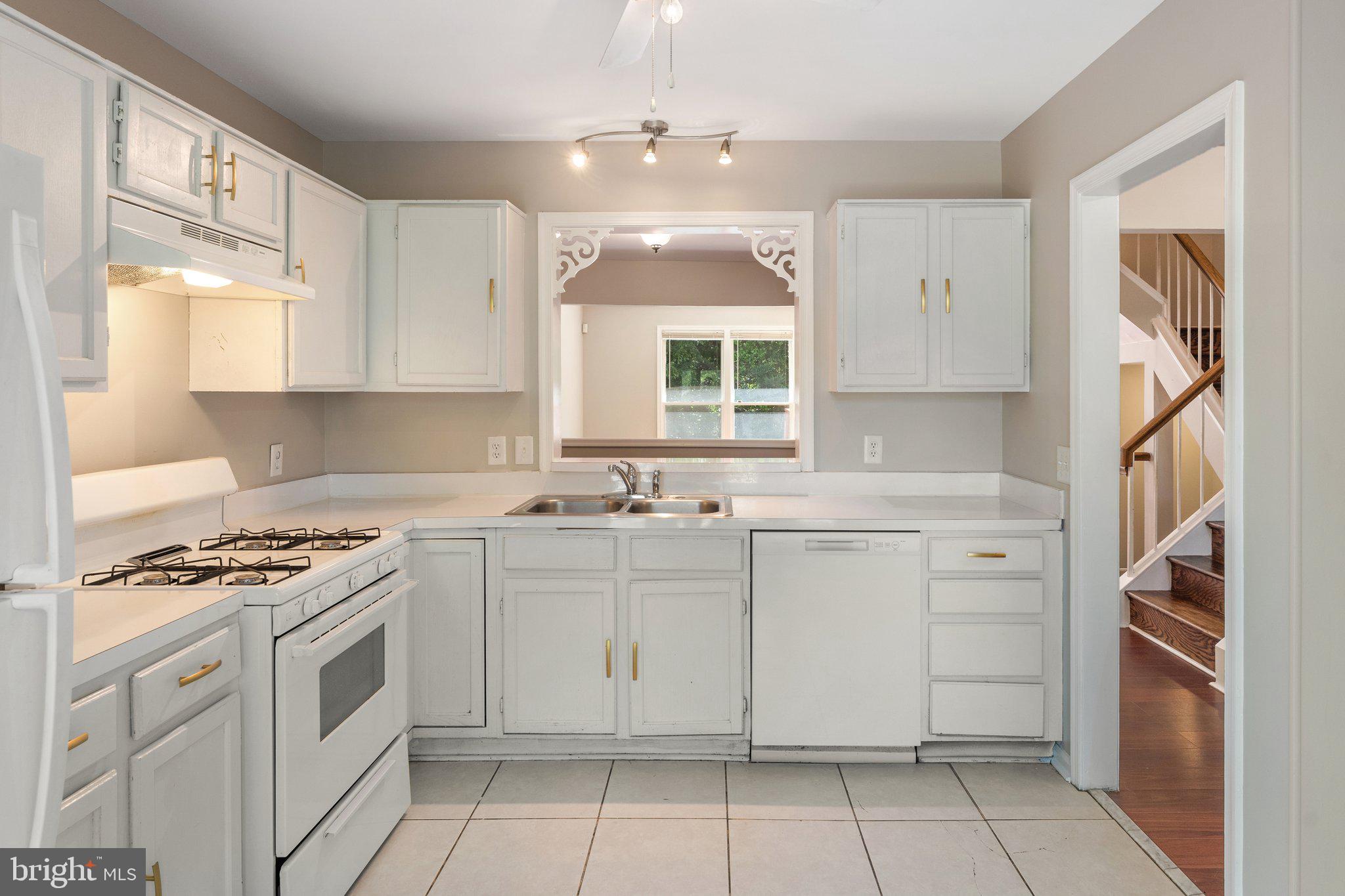 308 Harrogate Road Fredericksburg, VA 22406 - Photo 9 of 38