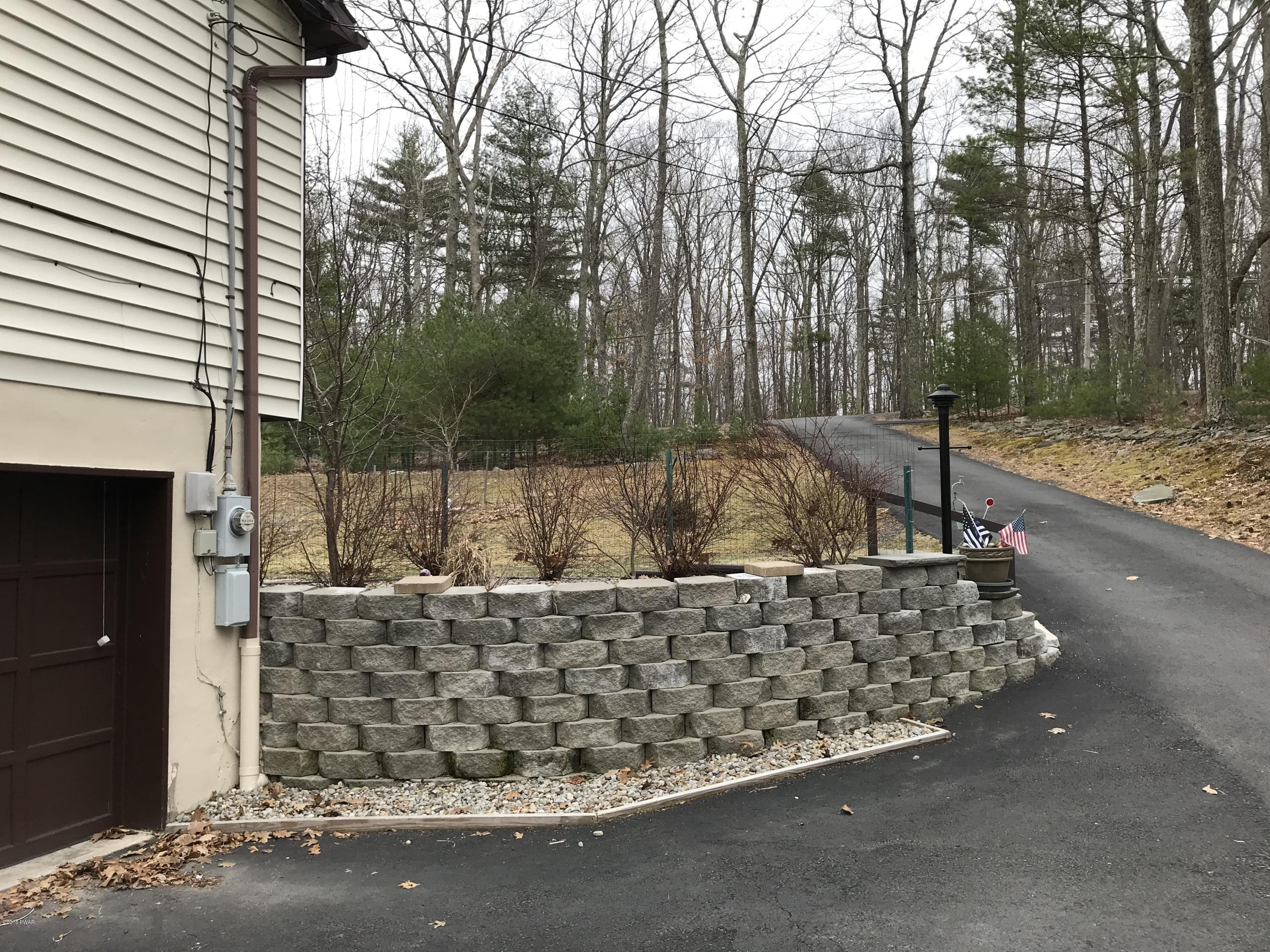 149 Kiesel Road Milford, PA 18337 - Photo 4 of 30 IMG_1361
