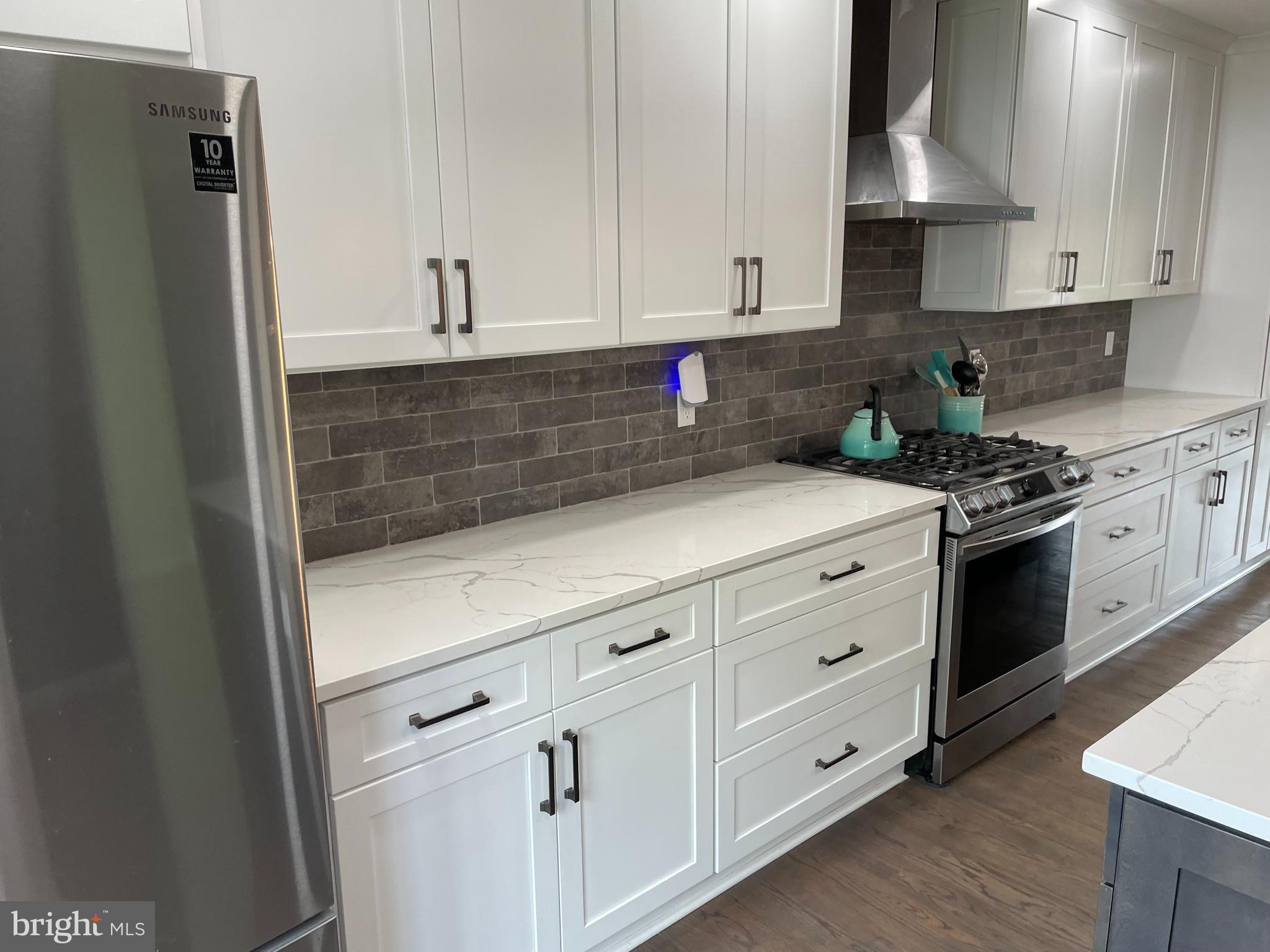 1119 Randolph Road McLean, VA 22101 - Photo 11 of 42 Custom cabinetry