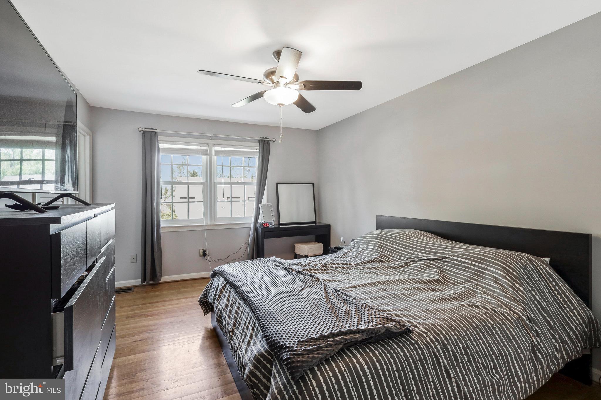 1119 Randolph Road McLean, VA 22101 - Photo 23 of 42 Primary suite