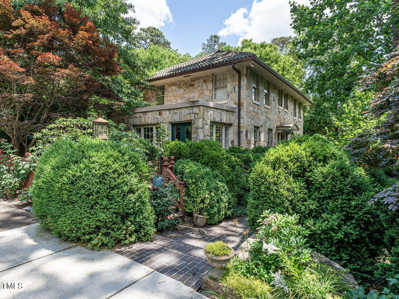 2501 Kenmore Drive Raleigh, NC 27608 - Photo 1 of 58