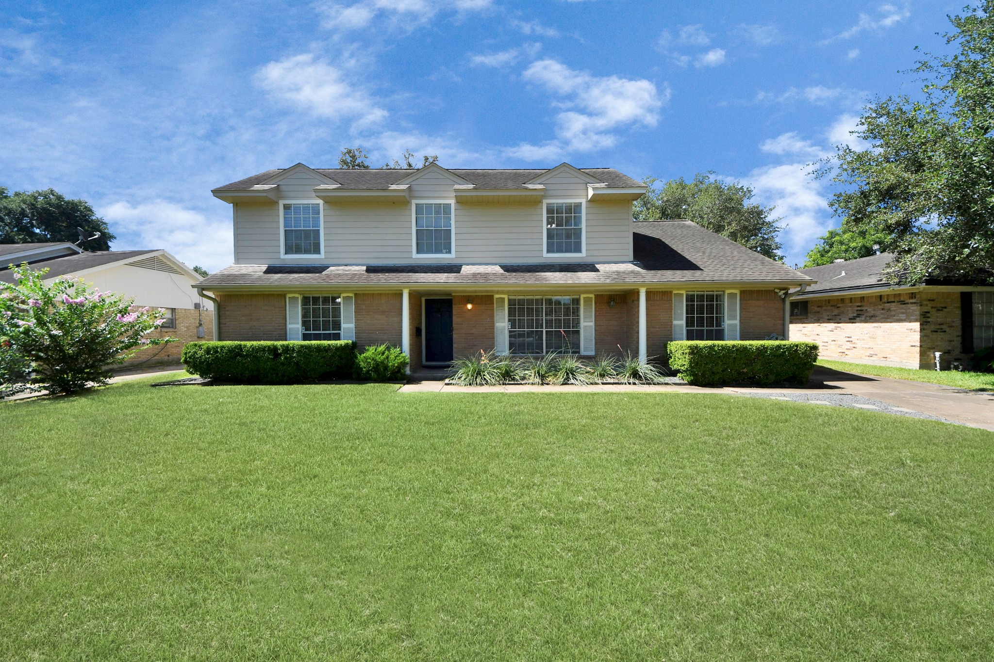8119 Concho Street Houston, TX 77036 - Photo 2 of 35 Welcome to your new home at 8119 Concho!