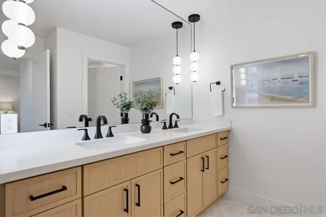 $1,769,000 | 2003 Caminito Circulo Norte, La Jolla, CA 92037