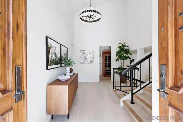 $1,769,000 | 2003 Caminito Circulo Norte, La Jolla, CA 92037