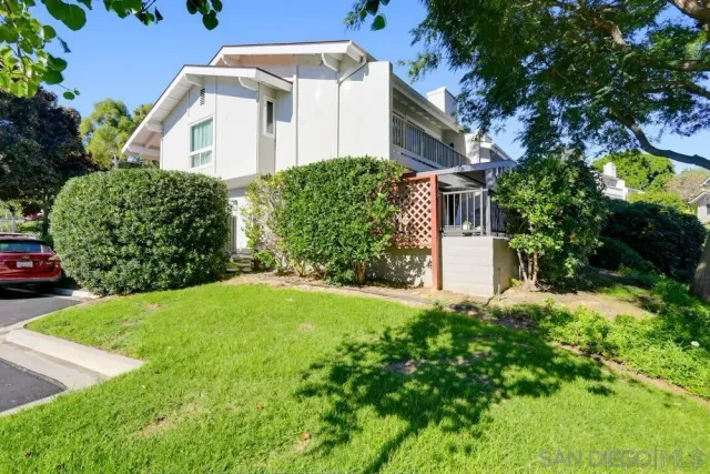 $1,769,000 | 2003 Caminito Circulo Norte, La Jolla, CA 92037