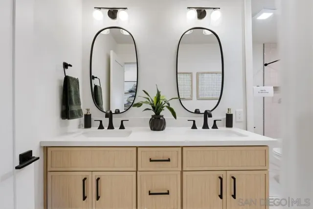 $1,769,000 | 2003 Caminito Circulo Norte, La Jolla, CA 92037