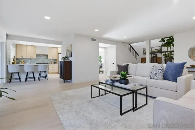 $1,769,000 | 2003 Caminito Circulo Norte, La Jolla, CA 92037