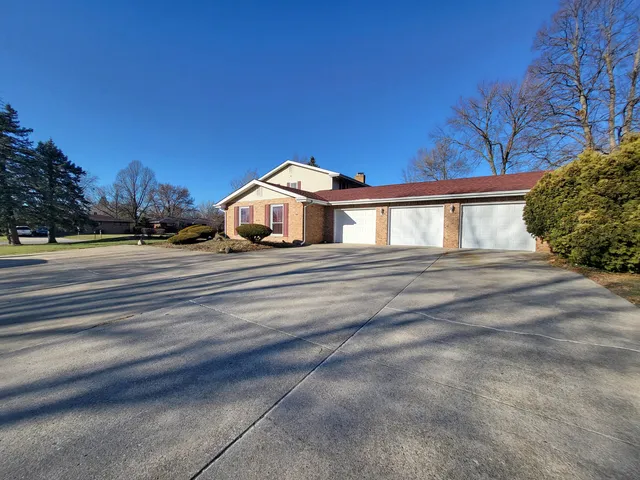 a house view with a outdoor space