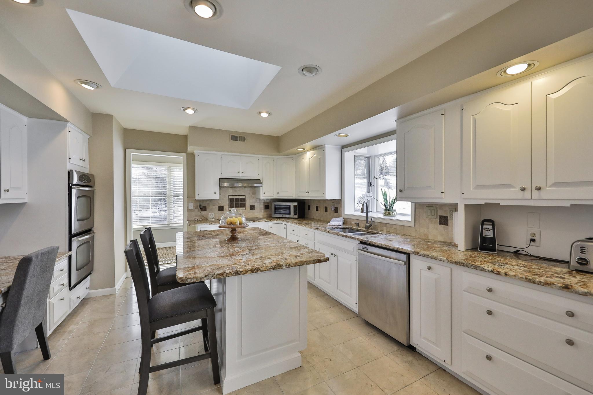 1502 Valley-View Road Ambler, PA 19002 - Photo 11 of 41 Granite + Stainless Steel Appliances