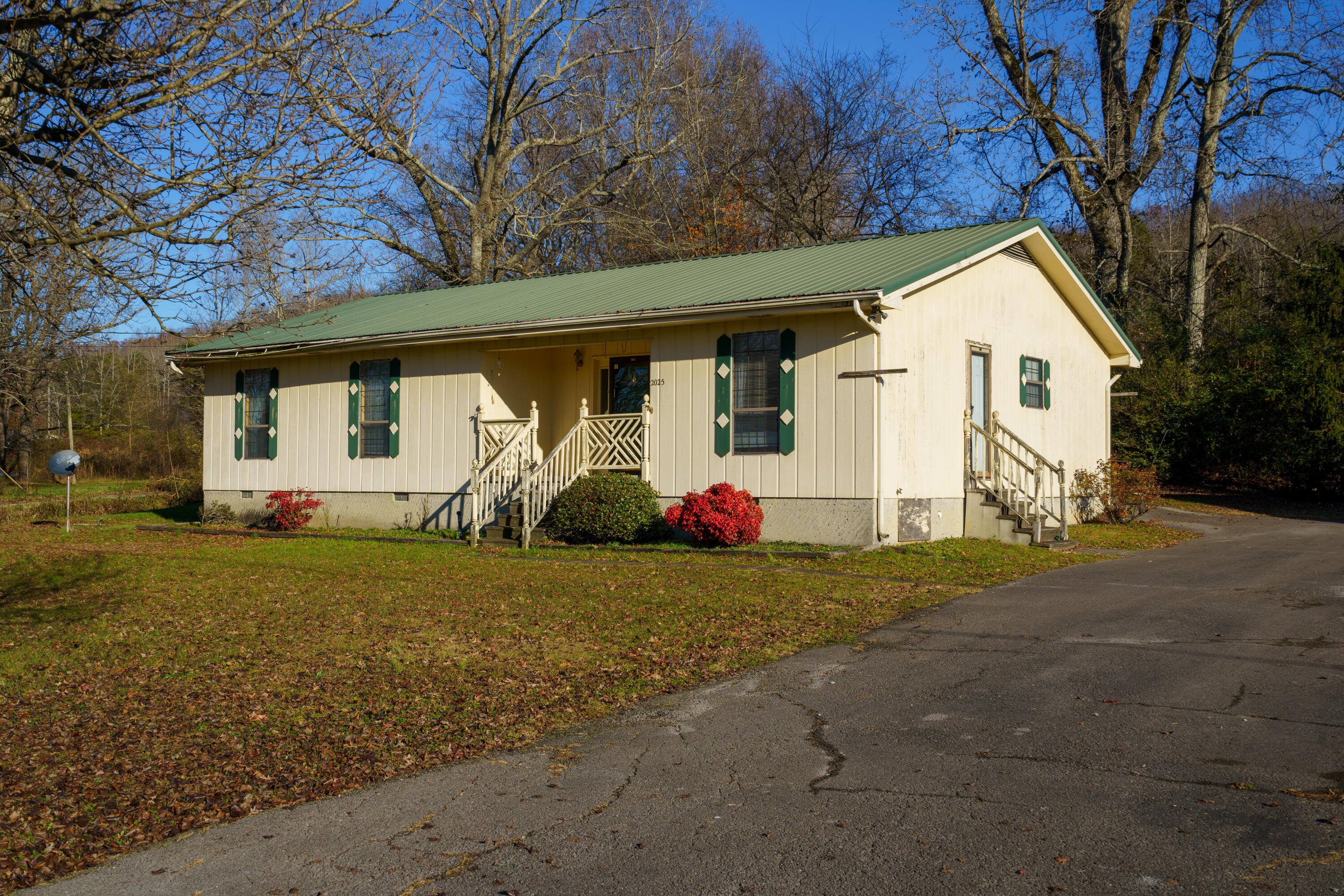 2025 Ringgold Road LaFayette, GA 30728 - Photo 1 of 24 DSC00081
