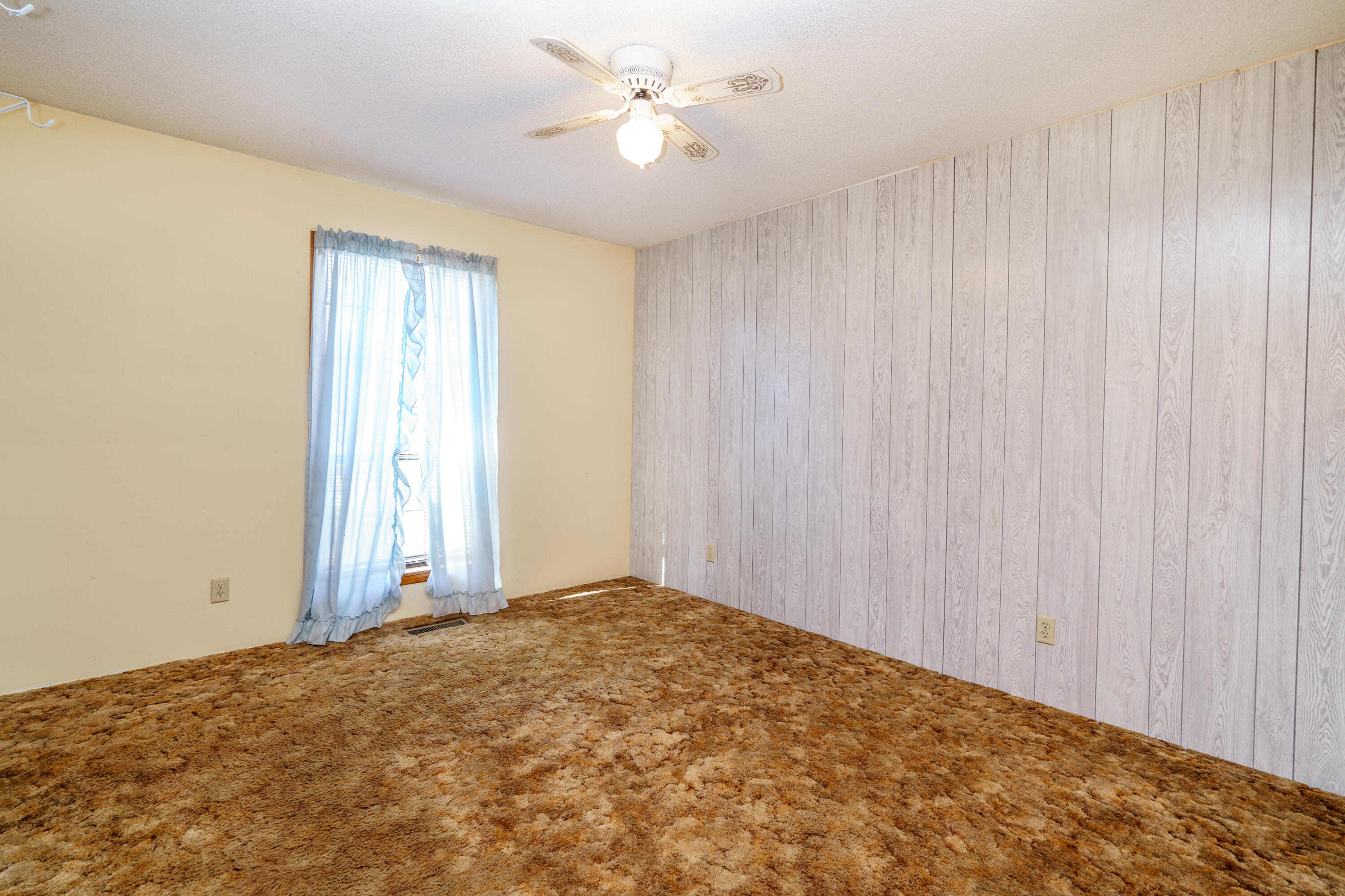 2025 Ringgold Road LaFayette, GA 30728 - Photo 9 of 24 DSC00048