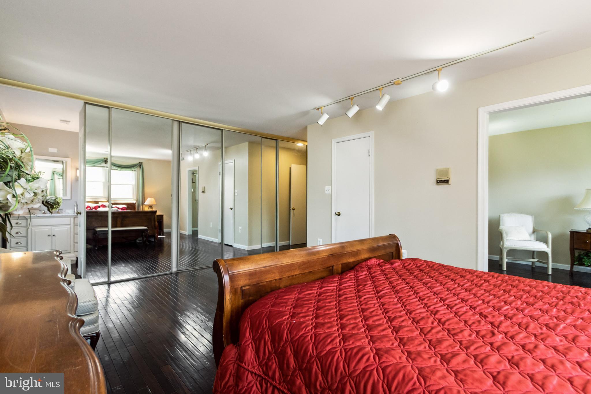 10801 Midsummer Drive Reston, VA 20191 - Photo 20 of 54