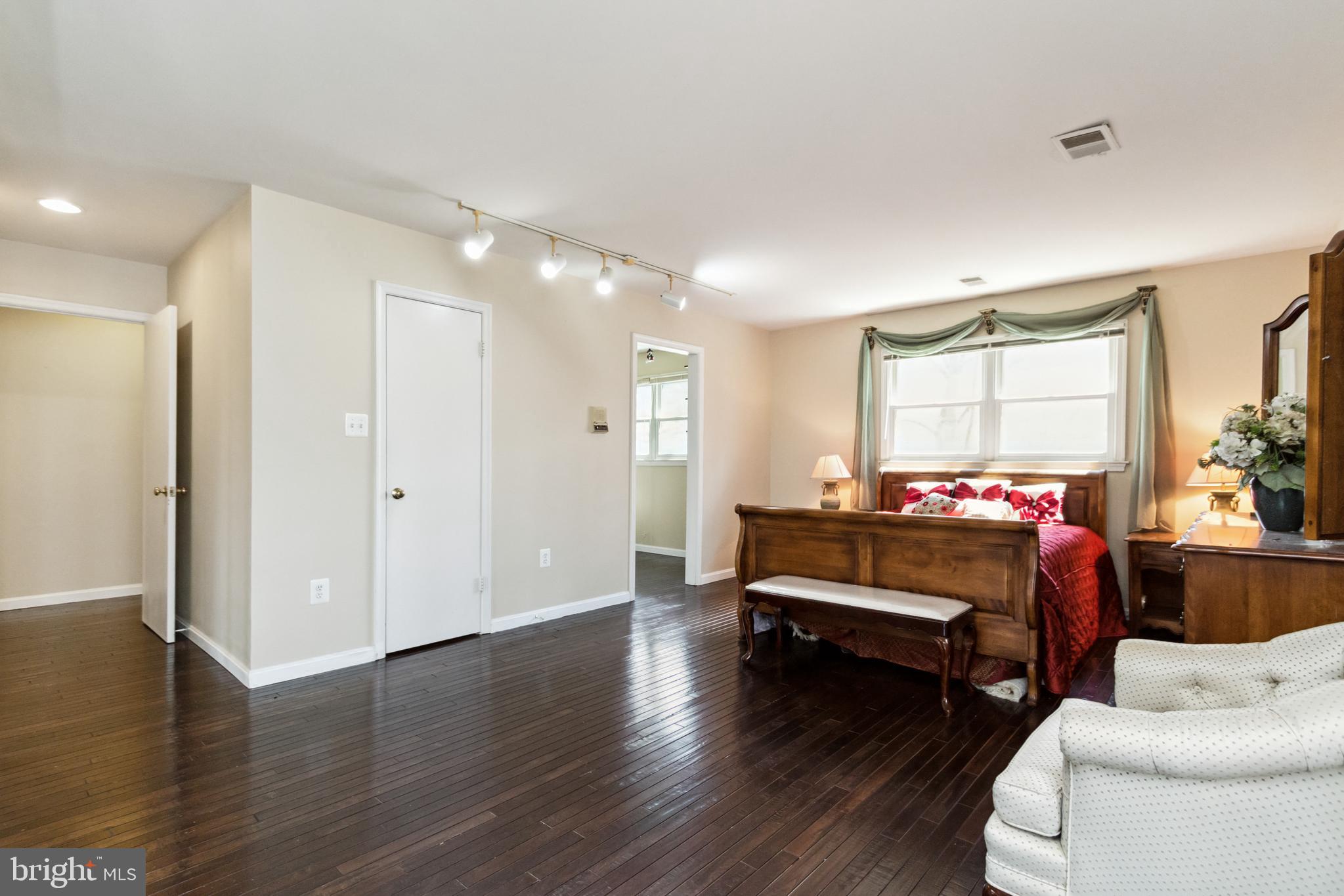 10801 Midsummer Drive Reston, VA 20191 - Photo 23 of 54