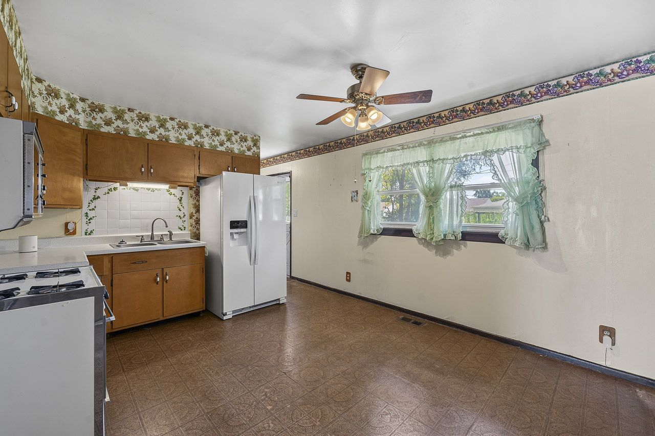315 East Schaumburg Road Streamwood, IL 60107 - Photo 6 of 23 Gallery Image 6